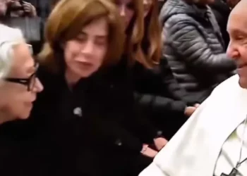 Fernanda Torres relembra encontro com Papa Francisco ao lado de Montenegro: ‘Foi inesquecível’