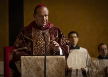 Após morte do papa Francisco, ‘Conclave’ retorna aos cinemas brasileiros