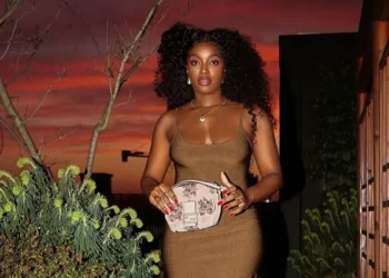 Iza celebra retorno como rainha de bateria da Imperatriz Leopoldinense