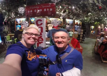 Filha de Renato Aragão trabalha como motorista de aplicativo e já lançou campanhas para arrecadar dinheiro