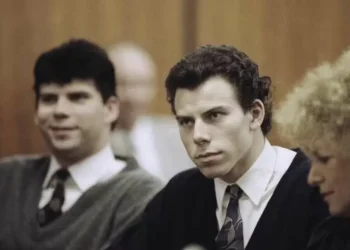 Irmãos Menéndez enfrentam nova audiência para tentar mudar sua sentença nos EUA