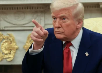 Trump avisa Putin: “Quero que pare de disparar, se sente e assine acordo”