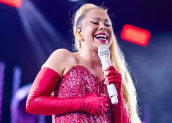 Joelma é internada em Goiânia após passar mal