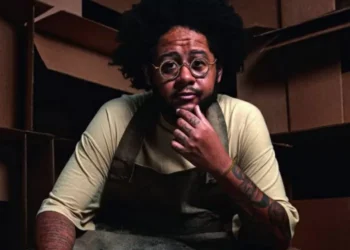 Emicida quebra silêncio sobre briga com irmão, diz que não houve roubo e propõe ‘acordo amigável’ 