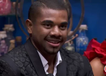 Davi Brito vira réu por violência psicológica após ameaçar ex com arma