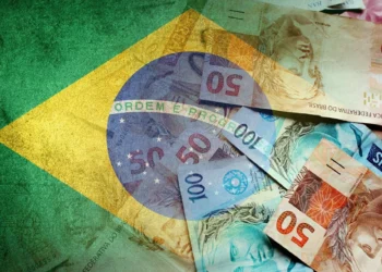 Mercado de trabalho segue aquecido e deve sentir juros “por último”