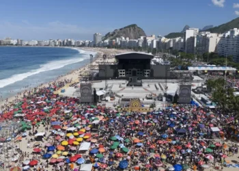 Show da Lady Gaga em Copacabana: área PCD é invadida e estrutura cede