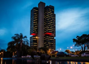 Copom aumenta Selic para 14,75%, maior patamar desde 2006