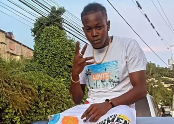 Influenciador Baba Skeng é assassinado durante transmissão ao vivo na Jamaica