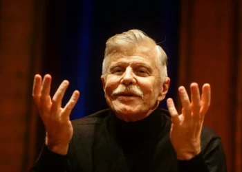 Miguel Falabella se afasta de peça devido a hérnia de disco