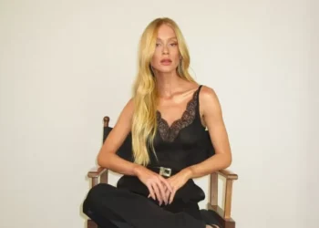 Marina Ruy Barbosa surpreende fãs ao abandonar o cabelo ruivo e aparecer loira