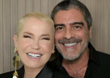 Xuxa alimenta morcegos em casa, recebe uma série de críticas e é defendida pelo marido