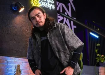 Whindersson Nunes compara seu antes e depois: ‘Trocaria de calçada se cruzasse com meu eu’