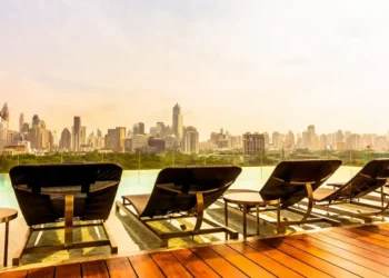 Federação promove debate sobre metas de desenvolvimento sustentável da ONU com setor de hospedagem e alimentação