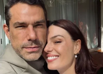 Isis Valverde e Marcus Buaiz celebram amor em cabana romântica em Petrópolis