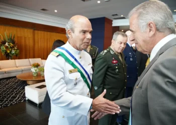 Comandante da Marinha diz que não houve ordem para uso de blindados para golpe de Estado