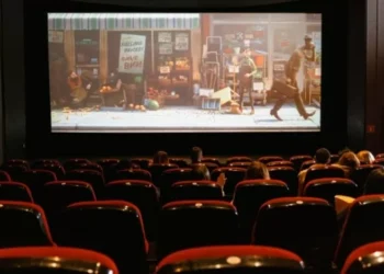 Em 2024, frequência do público nos cinemas caiu pela primeira vez desde a pandemia