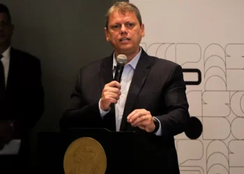 Tarcísio vê centro e direita unidos para enfrentar Lula em 2026