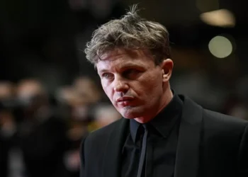 Michael Pitt, astro de ‘Boardwalk Empire’, é detido em Nova York sob acusações de abuso sexual e agressão