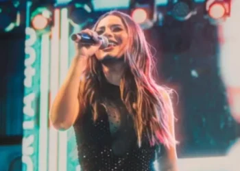 Lexa retorna aos palcos após seis meses: ‘Achei que eu seria incapaz de voltar’