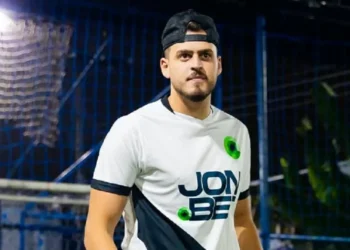 Jon Vlogs pode ficar preso por oito anos após agredir policial na Croácia