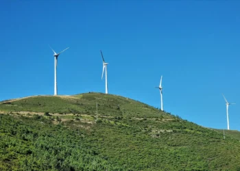 Produção de energia duplicou em 30 anos, mas representa apenas um terço do consumo