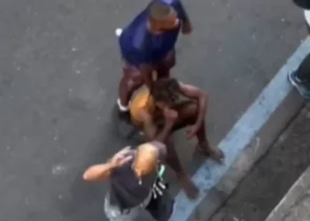 Mulher é agredida por morador de rua em Copacabana e tem nariz fraturado