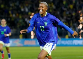 Joia do Corinthians decide, Brasil vira sobre Japão e fecha Data Fifa com duas vitórias