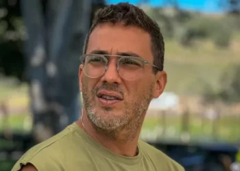 André Marques transforma cinzas de cachorrinha em diamantes personalizados