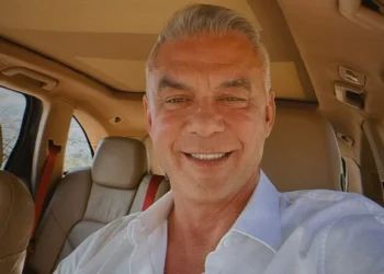 Após condenação por calúnia, ex de Ana Hickmann ironiza decisão com postagem nas redes; veja o post