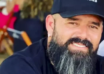 Cantor de forró morre aos 42 anos após passar mal durante show na Bahia