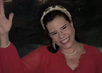 Narcisa Tamborindeguy revela que perdeu a virgindade com o filho de Frank Sinatra