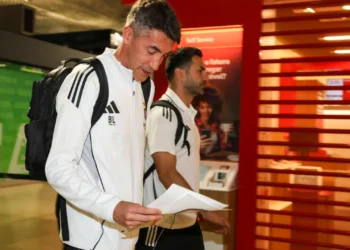 Bruno Lage confirma saída de Arthur Cabral: “Vai para um grande clube”