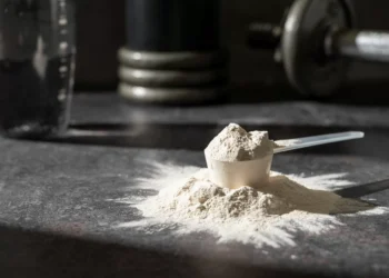 Creatina engorda? Entenda os mitos do suplemento