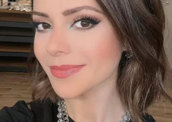 Sandy posta fotos raras do filho: ’11 anos de muito amor’