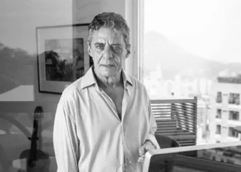 Chico Buarque passa por cirurgia no crânio