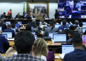 PEC da Segurança Pública avança na Câmara com mudanças no texto