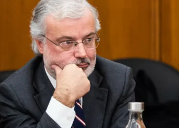 Parlamento ouve hoje António José Teixeira após ser demitido pela RTP