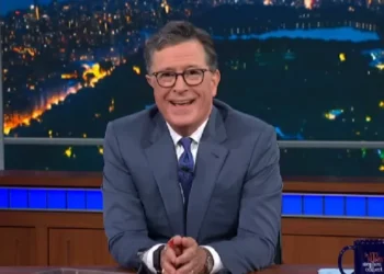 Stephen Colbert ataca Trump após anúncio do fim do programa ‘The Late Show’