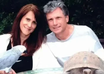 Suspeito de assassinar executiva do ‘American Idol’ e marido é preso em Los Angeles