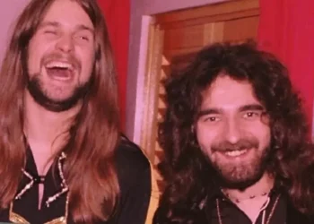 Geezer Butler presta tributo a Ozzy Osbourne e revela bastidores do último encontro