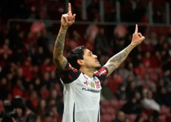 Flamengo faz 3 a 1 nos reservas do Inter, dispara na liderança do Brasileirão e reforça moral para a Libertadores