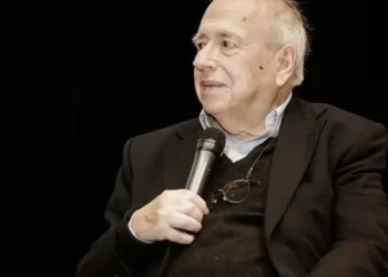 Luis Fernando Verissimo permanece internado em estado grave em Porto Alegre