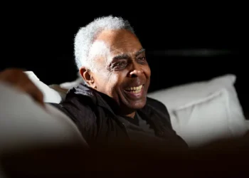 Gilberto Gil estende turnê de despedida até 2026 após adiar show em Belém