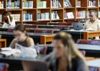 Estudantes apontam custos de estudar no superior para haver menos candidatos