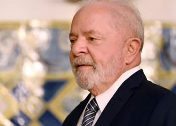 Lula chama “traidores da pátria” a parlamentares que boicotaram Congresso