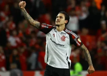Flamengo vence Internacional e avança às quartas de final da Libertadores