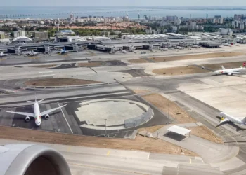 Governo e entidades da aviação analisam plano de expansão da Portela entregue pela ANA