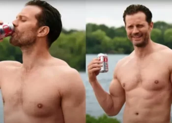 Jamie Dornan encanta seguidores com foto sem camisa: ‘Não perdeu a forma’