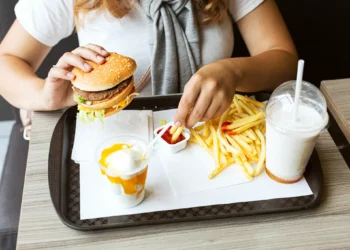 Colesterol alto já é um problema entre crianças